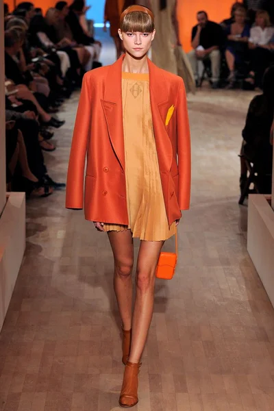 Look 12